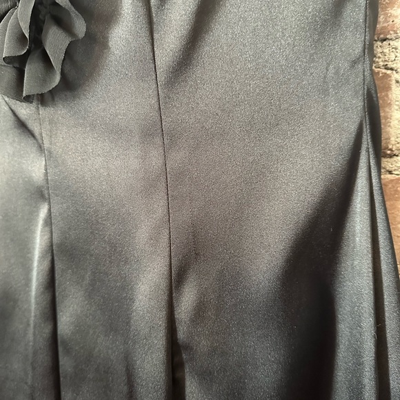 Little black v neck dress - Picture 10 of 10